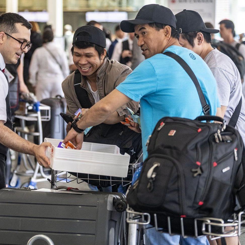 Air Canada says more passengers eligible for reimbursement if flights were cancelled